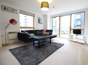 Flat to rent in Cypress Place, New Century Park, Manchester M4