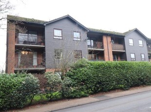 Flat to rent in Darlington Court, Brentwood CM15