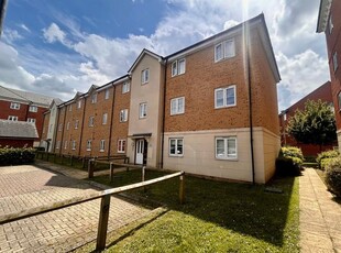 Flat to rent in Dodd Road, Watford WD24