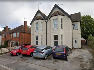 Flat to rent in Drummond Road, Boscombe, Bournemouth BH1