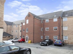 Flat to rent in Dunster Close, Rugby CV22