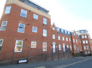 Flat to rent in East View Place, East Street, Reading, Berkshire RG1