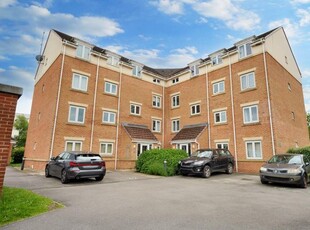 Flat to rent in Elmroyd Court, Green Road, Penistone S36