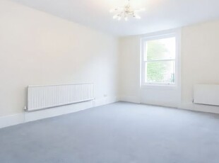 Flat to rent in Finchley Road, London NW8