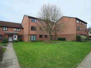 Flat to rent in Forge Field, Andover, Hampshire SP10