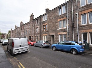 Flat to rent in Inchaffray Street, Perth, Perthshire PH1