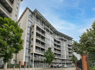 Flat to rent in Langley Walk, Park Central, Birmingham B15
