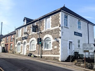 Flat to rent in Llantrisant Road, Graig, Pontypridd CF37