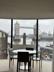 Flat to rent in Lower Thames Street, London EC3R