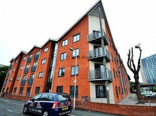 Flat to rent in Loxford Street, Hulme, Manchester M15