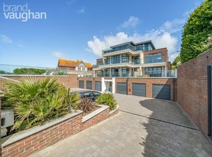 Flat to rent in Marine Drive, Rottingdean, Brighton, East Sussex BN2