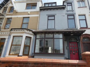 Flat to rent in Nelson Road, Blackpool FY1