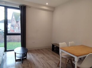 Flat to rent in Nixey Close, Slough SL1