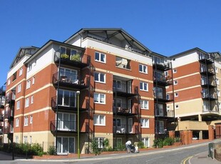Flat to rent in Northway, Rickmansworth WD3