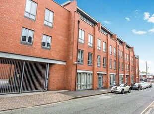 Flat to rent in Northwood Street, Birmingham B3