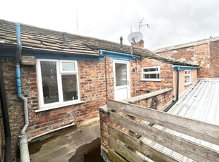 Flat to rent in Old Mill Lane, Macclesfield, Cheshire SK11
