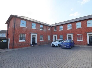 Flat to rent in Old St. Michaels Drive, Braintree CM7