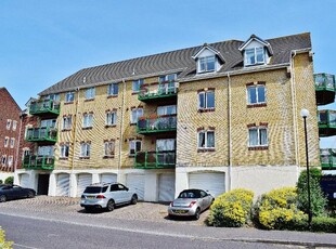 Flat to rent in Pacific Close, Ocean Village, Southampton SO14