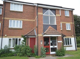 Flat to rent in Pearce Manor, Chelmsford CM2