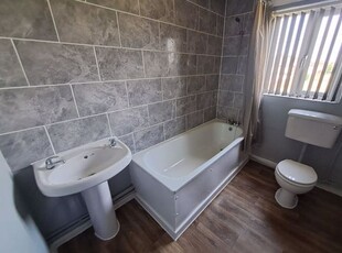 Flat to rent in Peel Road, Bootle L20