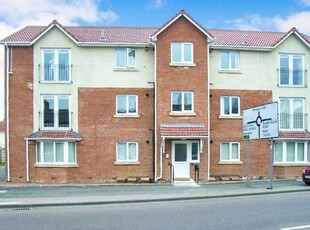 Flat to rent in Queens Court, Seaton Delaval, Whitley Bay NE25