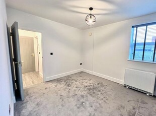 Flat to rent in Railway Street, Chatham ME4