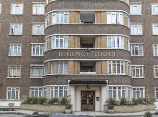 Flat to rent in Regency Lodge, Adelaide Road, London NW3