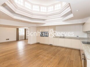 Flat to rent in Roehampton House, Roehampton SW15