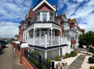 Flat to rent in Royal Parade, Eastbourne BN22