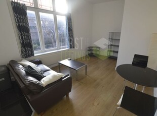 Flat to rent in St. James Road, Highfields LE2