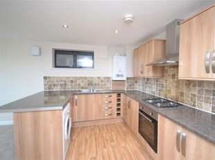 Flat to rent in Station Road, Kettering NN15