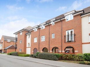 Flat to rent in Thames View, Abingdon OX14