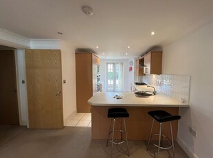 Flat to rent in The Bars, Guildford GU1