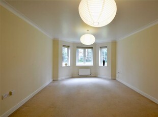 Flat to rent in The Cloisters A, Guildford, Surrey GU1