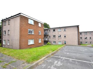 Flat to rent in The Gables, The Southra, Dinas Powys CF64