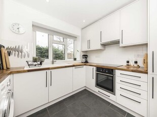 Flat to rent in The Lindens, Hartington Road, London W4