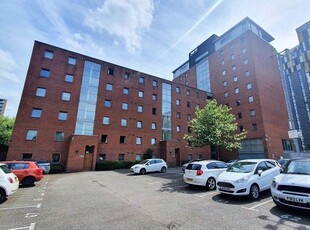 Flat to rent in The Mill, South Hall Street M5