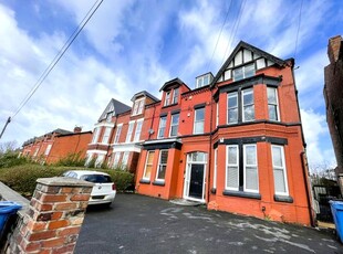 Flat to rent in Ullet Road, Aigburth, Liverpool L17