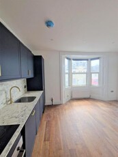 Flat to rent in Upper Lewes Road, Brighton BN2