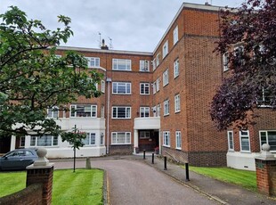 Flat to rent in Upper Richmond Road, Richmond TW10