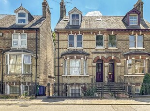 Flat to rent in Victoria Road, Beaconsfield Terrace, Cambridge CB4