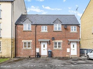 Flat to rent in Woodford Way, Witney OX28