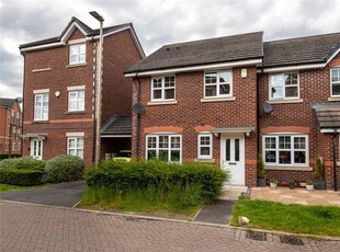 Link-detached house to rent in Heyden Close, Macclesfield, Cheshire SK10