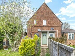 Maisonette to rent in Grove Road, Amersham HP6