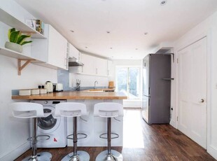 Maisonette to rent in Hill Rise, Richmond, Richmond TW10