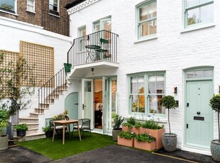 Mews house for sale in Codrington Mews, Notting Hill, London W11