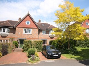 Mews house to rent in St Pauls Mews, Dorking RH4