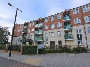 Property to rent in Hamlet Court Road, Westcliff-On-Sea SS0