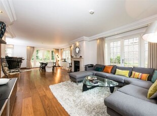 Semi-detached house to rent in Frognal, Hampstead NW3