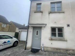 Semi-detached house to rent in Lle Crymlyn, Llandarcy, Neath, West Glamorgan SA10